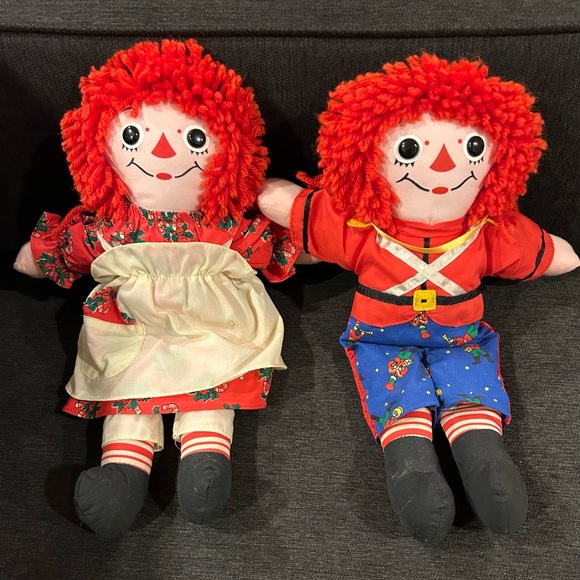 Hasbro Other - Hasbro Raggedy Ann and Andy collectors edition 12” long. Holiday season edition